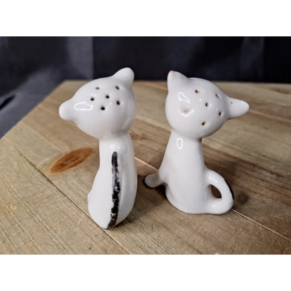 Vintage Ceramic Cat Salt and Pepper Shakers White Red Black Mid Century Kitsch